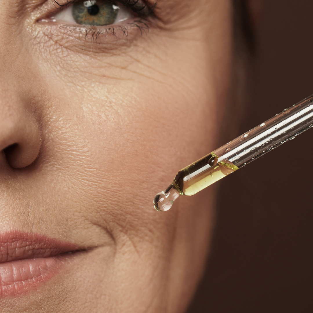 Quel sérum choisir pour peau sensible ? Le guide expert pour une peau nourrie et rebondie