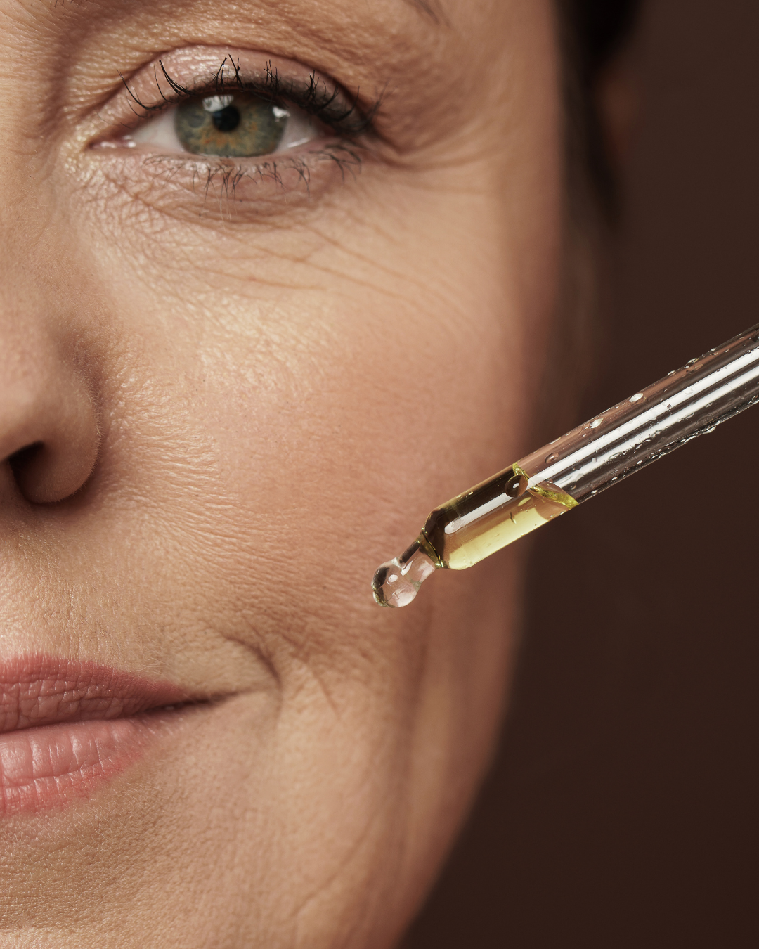 Quel sérum choisir pour peau sensible ? Le guide expert pour une peau nourrie et rebondie